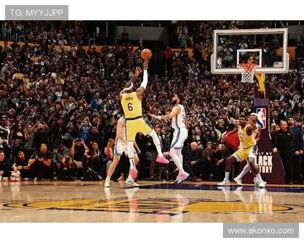 詹姆斯超越科比成为历史得分王 洛杉矶湖人迎来历史性时刻